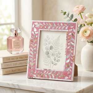 Cadre photo exclusif en nacre incrustée, sur mesure, taille et forme personnalisées, présentoir photo élégant fait main pour une décoration intérieure de luxe - Product Image 4