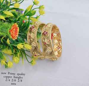 PADMAWATI Juego de Brazaletes de Lujo de Tungsteno Chapado en Oro, Originales, Multicolores, Estilo Maharashtra, para Novias, Bodas, Aniversarios y Fiestas - Product Image 1