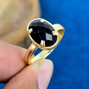 Bague en onyx noir naturel de forme ovale, pierre précieuse, faite à la main, plaqué or 18 carats sur argent sterling 925 - Product Image 1