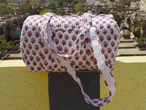 กระเป๋าเดินทางแบบดัฟเฟิลสไตล์โบโฮวินเทจสั่งทำได้ตามขนาด ขายดีที่สุด คุณภาพดี พิมพ์ลายบนผ้าฝ้าย เหมาะสำหรับผู้หญิงใช้ในชีวิตประจำวัน พร้อมสกรีนโลโก้ตามต้องการ - Product Image 2