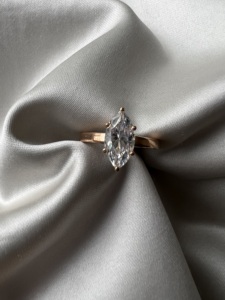 Anillo de Oro con Moissanita Marquise de 14K/18K, Anillo de Compromiso para Mujer, Anillo de Boda Solitario, Joyería Minimalista de Oro - Product Image 2
