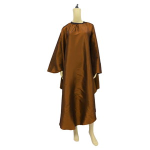 Cape de Barbier Professionnelle Personnalisée à Fermeture à Boutons, Imperméable en Polyester, Imprimée en Sérigraphie, pour Coiffure, Salon, Unisexe, Styliste - Product Image 3