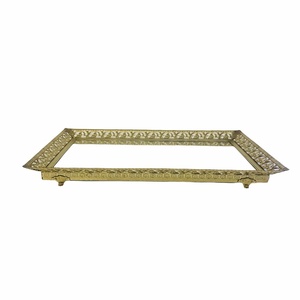 Plateau de rangement rectangulaire plaqué or avec finition polie, design classique, à fixer au mur, pour utilisation sur bureau - Product Image 1