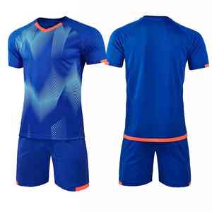 Ensemble de maillots de football pour hommes au design tendance, 100% polyester, impression par sublimation, col en V, séchage rapide et antibactérien - Product Image 4