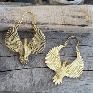Boucles d'oreilles créoles aigle volant en or faites à la main, style tribal, bohème, ethnique, pendantes, pour femme, Hari Om Creations HOC - Product Image 2