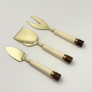 Juego de Cuchillos Profesionales para Queso de Metal con Mango de Resina Blanca, Colección Premium para Cortar Queso para la Industria Hotelera - Product Image 4