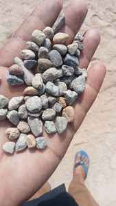 Piedras naturales y piedras de molienda utilizadas para molinos de bolas, piedras de mármol pulidas pequeñas de color blanco nieve para decoración del hogar. - Product Image 3