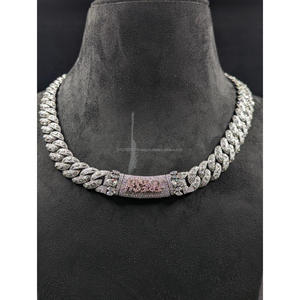Collar de cadena cubana estilo hip hop con diamante moissanita y cierre personalizado, cadena de lujo para hombres y mujeres de Trisha Jewels - Product Image 1