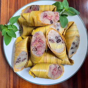 Premium Frozen Vietnamese Banana Sticky Rice Cake Traditional Banh Tet Chuoi with Coconut Mung Bean and Banana <b>Wrapped</b> - Product Image 2