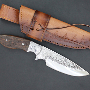 Navaja de bolsillo grabada a mano con hoja de acero inoxidable, mango con punta de cuchillo y funda de cuero para uso diario. - Product Image 5