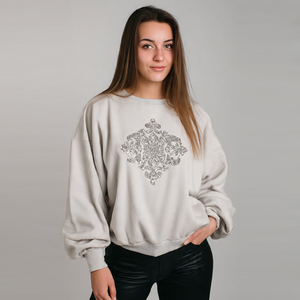 เสื้อสเวตเตอร์ไหมพรมประดับเพชรแบบสวมหัว คอวี แขนเสื้อแบบดรอปไหล่ แฟชั่นสตรีทสำหรับผู้หญิง - Product Image 4