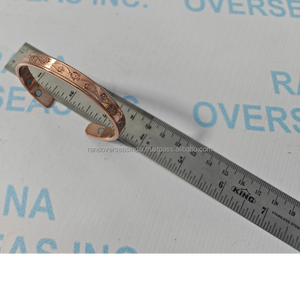 Brazalete Magnético de Cobre de Diseño Minimalista Rana Overseas Inc, Joyería Terapéutica Ecológica, Elegante, Moderna y Ajustable para Bautizo - Product Image 5