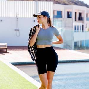 Shorts Deportivos Casuales para Mujer, Tallas Grandes, Nuevo Diseño, Alta Calidad, Ecológicos, Secado Rápido, Tela con Memoria de Spandex/Poliéster - Product Image 2