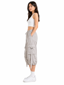 Pantalon Capri Cargo Gris Clair pour Femme, Taille Haute Élastique, Pantalon Utilitaire avec Détail de Sangle Réglable, Coupe Décontractée, Style Streetwear - Product Image 2