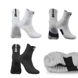 Chaussettes de football professionnelles unisexes, durables, respirantes et confortables, multicolores, conçues pour les performances hivernales - Product Image 3