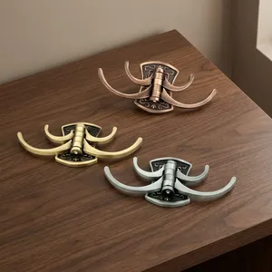 Porte-clés mural pliable moderne en métal zinc, support organisateur durable et élégant, accessoire décoratif et utilitaire pour chambre et maison - Product Image 4