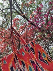 กระเป๋าถือสะพายไหล่ผ้าฝ้ายทำมือสไตล์ชาติพันธุ์สำหรับผู้หญิง กระเป๋าโท้ทแบบอินเดียลายควิลท์ กระเป๋าโท้ทแฟชั่นสำหรับซื้อของชำ - Product Image 3