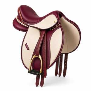 Selle d'équitation anglaise en cuir bordeaux avec panneaux crème et étriers en fer doré - Product Image 3