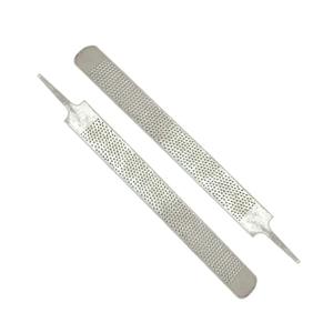 Râpe à sabots premium, outil de fermeur conçu pour des soins précis des sabots, poignée ergonomique, construction durable pour une coupe sans effort, certifié CE. - Product Image 4