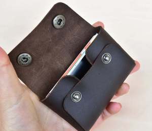 Cartera de Hombre de Cuero Genuino Marrón de Lujo, Cierre de Cremallera Corta, Impermeable, Delgada, Funcional, Forro de PVC, Logotipo, Ideal para Viajes, con Espacio para Tarjetas - Product Image 2