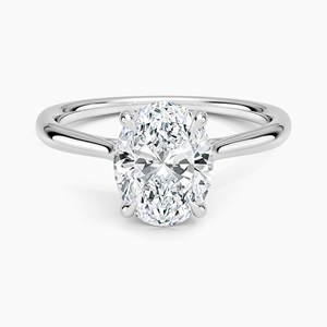 Elegante Anillo de Compromiso Solitario de Moissanita con Corte Ovalado en Oro Blanco, con Detalle de Hoja, Joyería Nupcial Clásica - Product Image 3