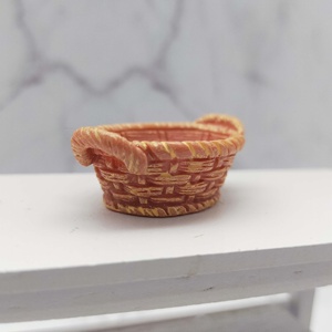 Panier miniature en résine 1:12 avec poignées, modèle de scène de cuisine tressée, jouet de mobilier pour maison de poupée, pour les 14 ans et plus - Product Image 3