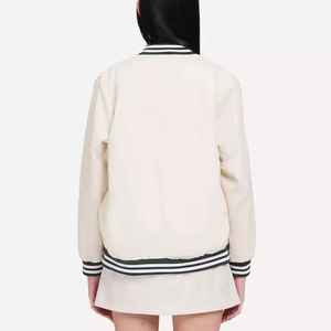 Chaqueta Varsity Personalizada para Mujer, Bordado Chenille, Mangas de Cuero de Alta Calidad, Larga, Estilo Béisbol - Product Image 2