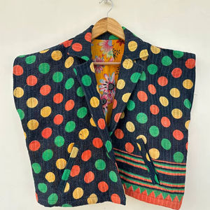 Veste courte réversible en coton Kantha bohème, imprimée, matelassée à la main, patchwork floral, sans manches, style artisanal - Product Image 1