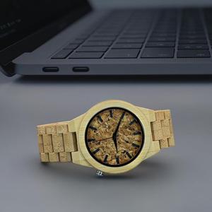 Montre en bois artisanale tendance, design Art Déco personnalisé, style antique, montre-bracelet de luxe pour homme de Faizacraft - Product Image 2