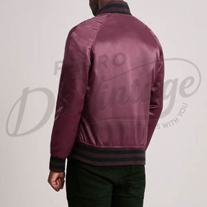 Blouson bomber satiné bordeaux pour homme avec poignets côtelés rayés noirs et fermeture à boutons-pression, vêtement d'extérieur léger - Product Image 2