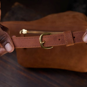 Riñonera de cuero genuino para hombre, impermeable y unisex, con logotipo personalizado, bolsas de cintura de cuero en venta - Product Image 6