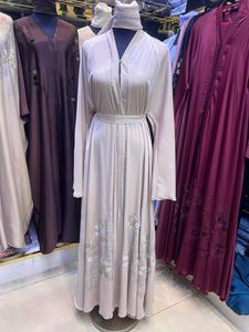 Abaya de Alta Calidad, Modesta, Estilo Dubái, con Cuentas y Lentejuelas, Manga Larga, Tradicional Musulmana, Hecha a Mano, para Boda, de Poliéster Transpirable, Cuello en V, para Mujer - Product Image 4