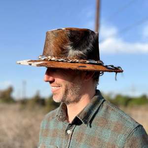 Sombrero Vaquero Étnico Unisex de Cuero Vacuno con Patrón de Pelo de Vaca, Ala Ancha para Uso en Exteriores, Cuatro Estaciones - Product Image 2