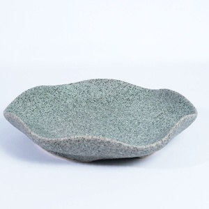 Plato Pequeño de Cerámica con Forma de Loto y Diseño Japandi, No Tóxico, para Sushi, Postres, Restaurantes, Hoteles, Cafeterías, Vajilla HORECA - Product Image 4