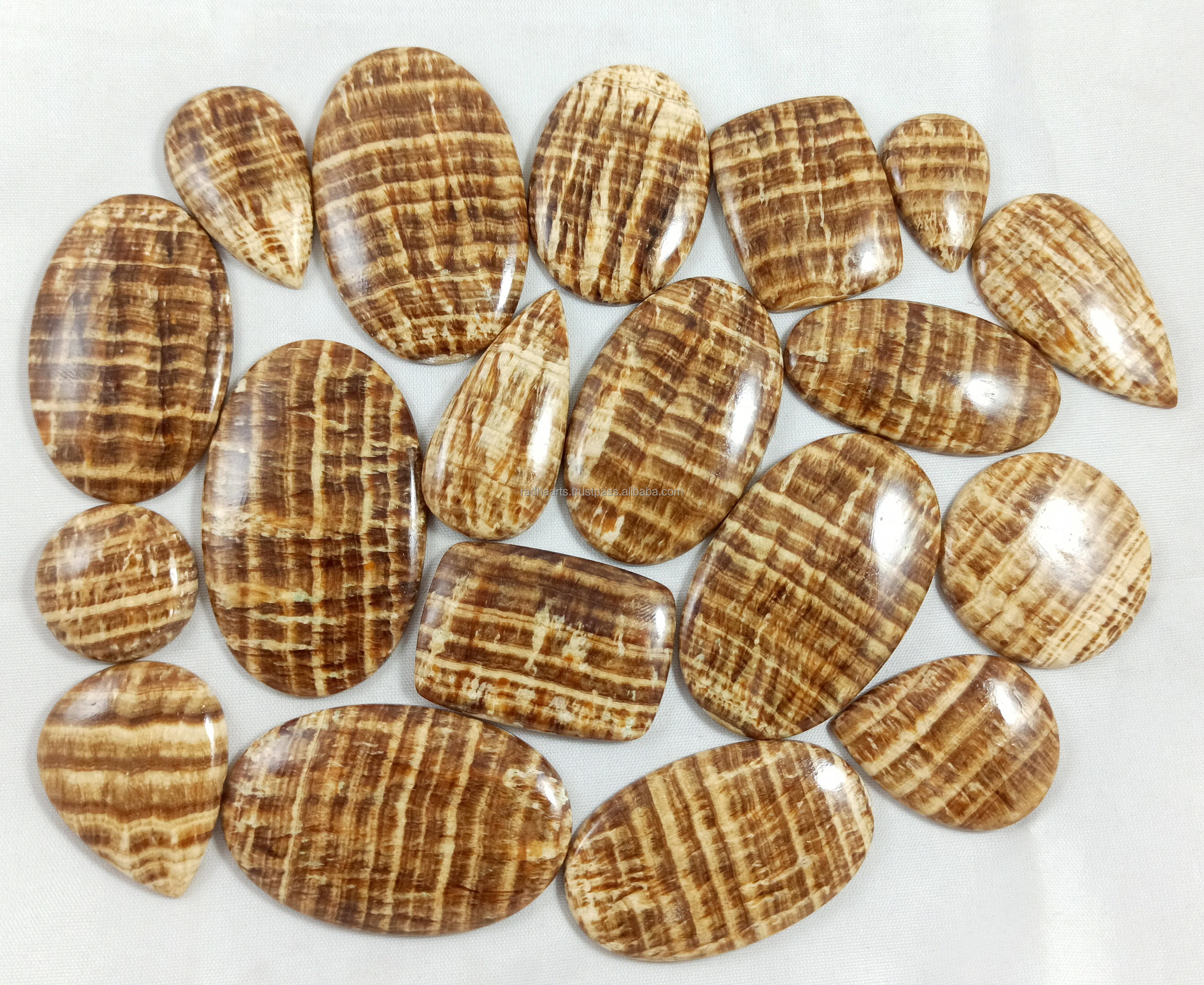 สีน้ำตาล