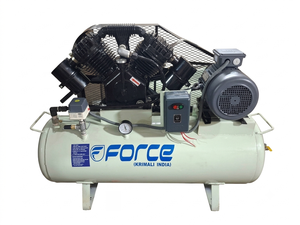 Compresor de Aire Industrial Reciprocante de 7.5HP, 3 Fases, Accionado por Correa, Refrigerado por Aire, 220L/250L, para Taller o Fábrica - Product Image 1