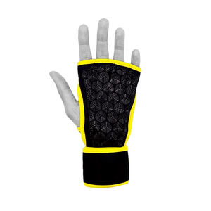Gants de sport en polyester imperméables à demi-doigts antidérapants avec excellente adhérence pour la musculation et le CrossFit - Couleur et logo personnalisés - Product Image 3