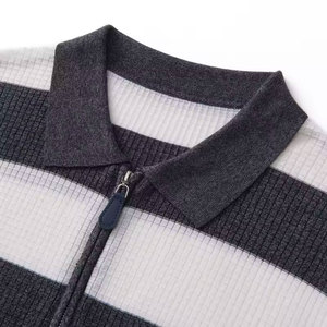 Camiseta de golf y tenis para mujer con cuello en V, dobladillo curvo, transpirable, que absorbe la humedad, con abertura lateral, de tela de algodón y bambú, protección solar - Product Image 4
