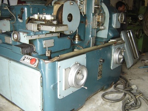 Máquina Amoladora de Engranajes Csepel FK 250-4 - Product Image 2