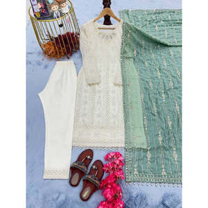 Conjunto de Top, Pantalón y Dupatta 2XL para una Apariencia Elegante - Product Image 3