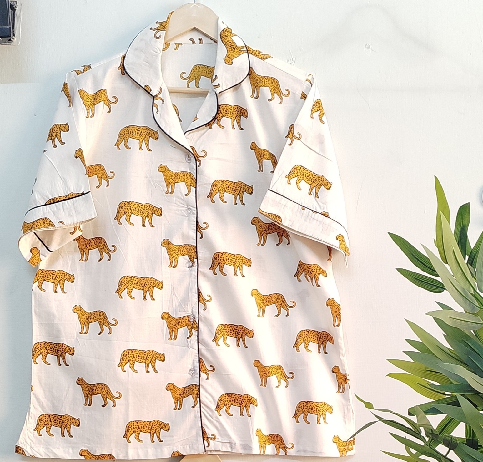 identique à l'image