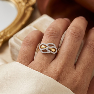 แหวนเพชรดีไซน์อินฟินิตี้สำหรับผู้หญิง ทองคำขาว 14K |   แหวนเพชรทรงกลมประดับเพชรแบบพาเว่ ดีไซน์หรูหรา สำหรับเป็นของขวัญในโอกาสครบรอบแต่งงาน - Product Image 1