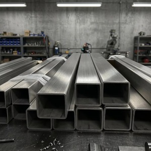Tubos y Tuberías Cuadrados de Acero Inoxidable de Alto Rendimiento Premium SS 304 316 410 para Aplicaciones de Construcción y Fabricación - Product Image 1