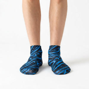 Chaussettes courtes à séchage rapide, respirantes, flexibles, décontractées, avec motifs artistiques vibrants - Product Image 1