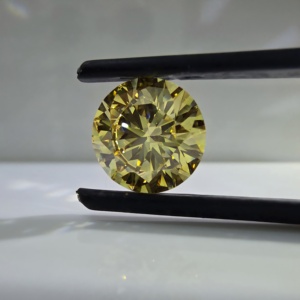 Diamant de laboratoire jaune fantaisie rond brillant de 2,5 carats certifié IGI, VS2, non monté, pour la création de bijoux - Product Image 1
