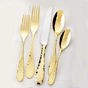 Ensemble de couverts en acier inoxydable martelé au design classique avec finition dorée pour mariages et repas au restaurant ou à la maison - Product Image 2