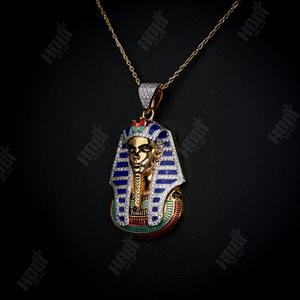 Colgante de Cabeza de Faraón con Diamantes Moissanite, Detalles de Esmalte Colorido, Diseño Iced Out Inspirado en la Realeza Egipcia y el Hip Hop - Product Image 3