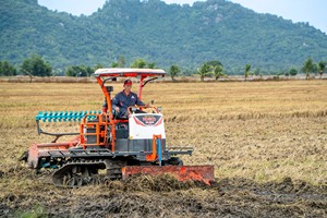 Tracteur à chenilles HOGICO HG-80VN 80HP Turbo 2WD avec chenilles en caoutchouc rouge, tracteur de pelouse multifonctionnel, machine agricole - Product Image 5
