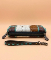Dompet Kulit Motif Kulit Sapi dengan Ritsleting, Tempat Ponsel, Aksen Bulu Timbul, Gaya Buatan Tangan untuk Penggunaan Sehari-hari