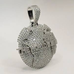 Colgante de Lujo para Hombre, Plata de Ley 925, Chapado en Oro, Estilo Hip Hop, con Diseño de Luna, Certificado IGI, Corte Brillante, Diamante VVS - Product Image 2